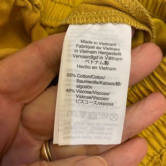 MadeWell Gold Cotton Shorts Women Size M - Picture 5 of 5